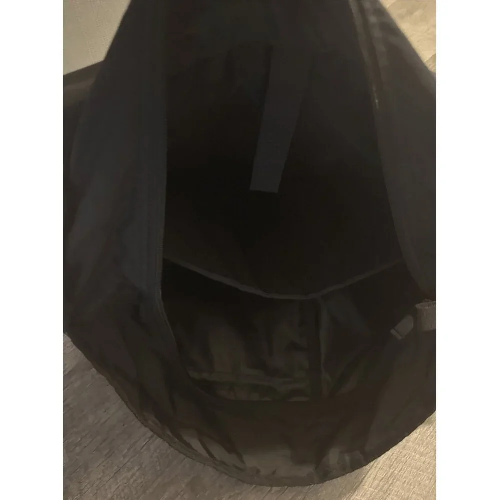 LL Bean Messenger Bag Mens Nylon Black Flap Laptop Carrying Buckle Travel LARGE